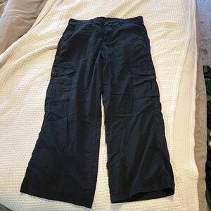 AE Dreamy Drape Stretch Baggy
Wide-Leg Cargo Pant